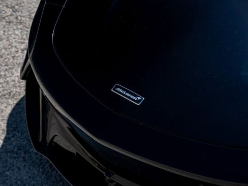 Used 2023 McLaren Artura image 29