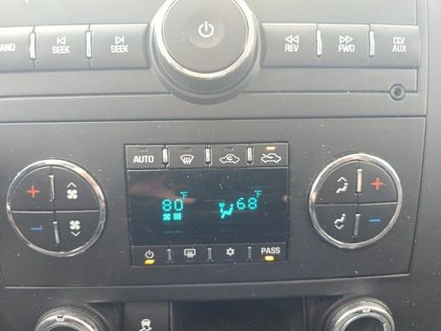 Used 2013 GMC Sierra 1500 SLE w/ Power Tech Package image 28