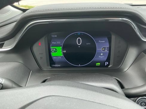 Used 2022 Chevrolet Bolt EUV LT w/ Convenience Package FWD image 23