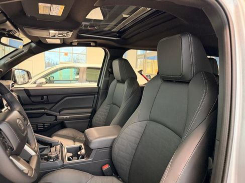 Used 2025 Toyota 4Runner 4WD image 12