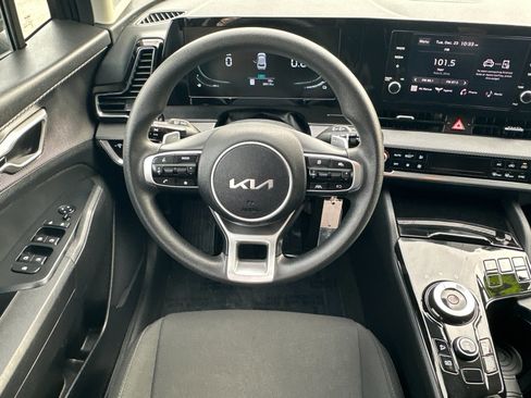 Used 2023 Kia Sportage LX image 14