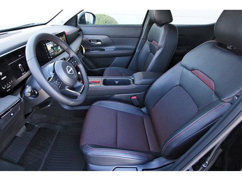 New 2025 Nissan Kicks SR w/ Illumination Package image 6