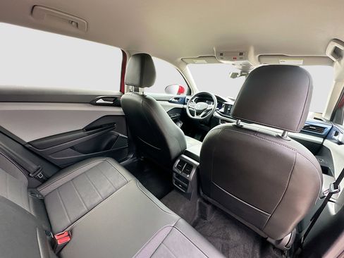 Used 2023 Volkswagen Taos SE image 29