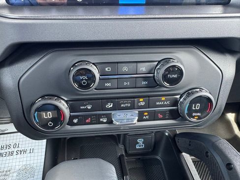 New 2025 Ford Bronco Badlands image 13