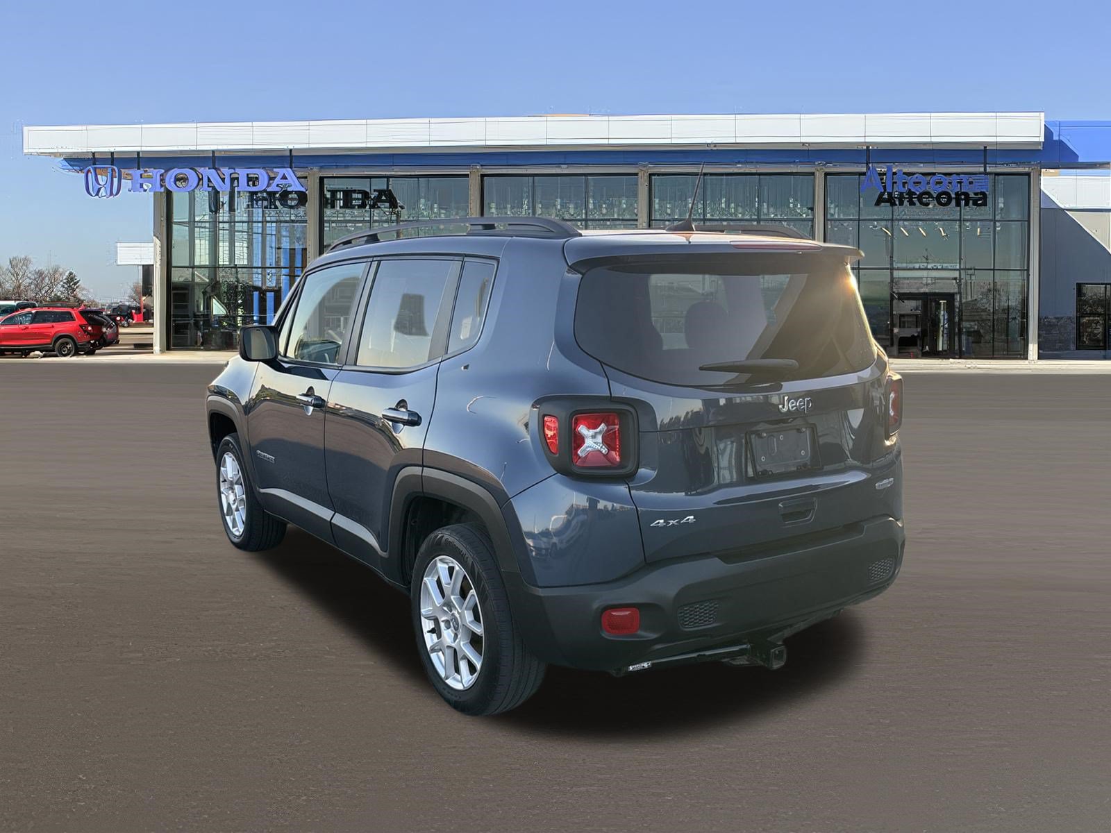 Used 2020 Jeep Renegade Latitude AWD/4WD image 3