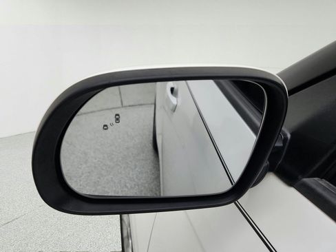Used 2023 Kia Soul LX w/ Option Group 015 FWD image 29