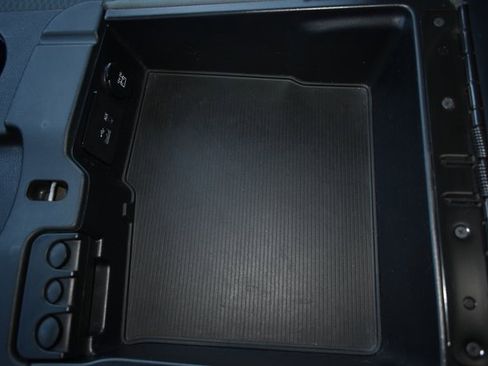 Used 2017 RAM 2500 Tradesman w/ Chrome Appearance Group image 25