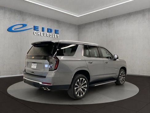 Used 2025 Chevrolet Tahoe High Country AWD/4WD image 4