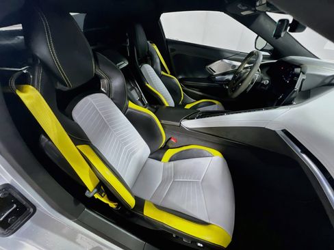 Used 2022 Chevrolet Corvette Stingray Premium Cpe w/ Z51 Performance Package RWD image 29