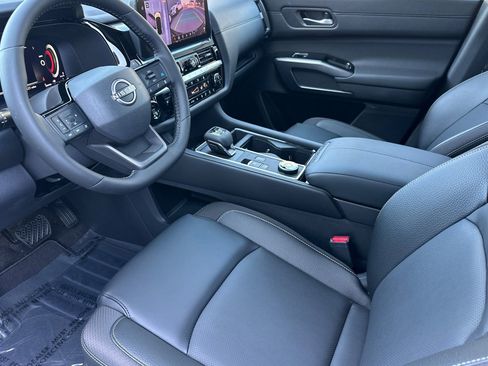 New 2026 Nissan Pathfinder SL AWD/4WD image 10