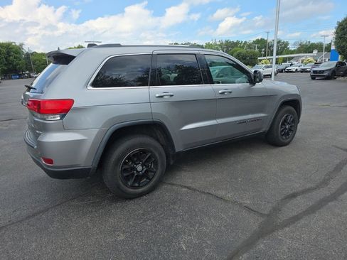 Used 2018 Jeep Grand Cherokee Laredo AWD/4WD image 8