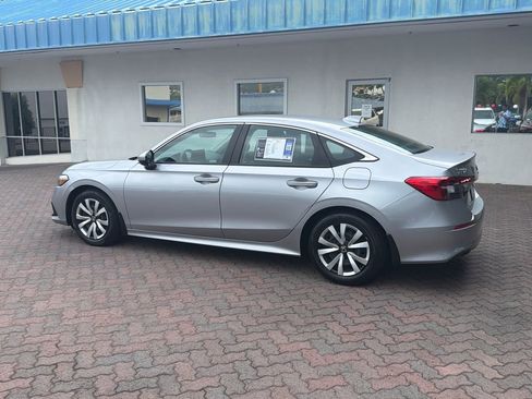 Used 2022 Honda Civic LX image 3