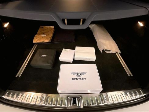 New 2026 Bentley Bentayga AWD/4WD image 32