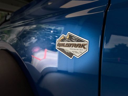 Used 2023 Ford Bronco Wildtrak AWD/4WD image 32