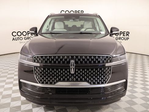 New 2026 Lincoln Navigator Premiere AWD/4WD image 9