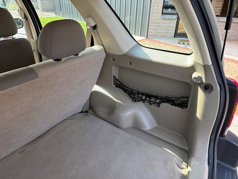 Used 2004 Ford Escape XLS FWD image 23
