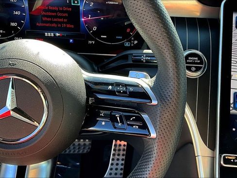 Used 2023 Mercedes-Benz GLC 300 4MATIC image 25