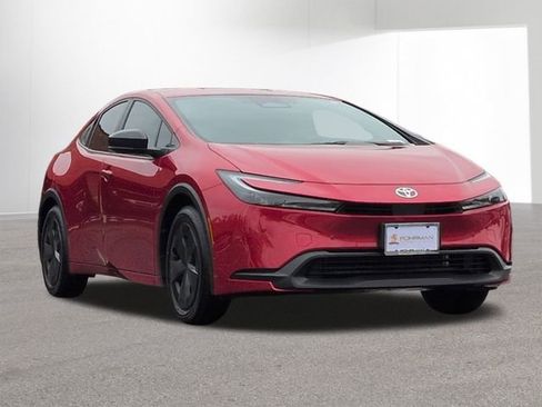 Used 2026 Toyota Prius LE image 3