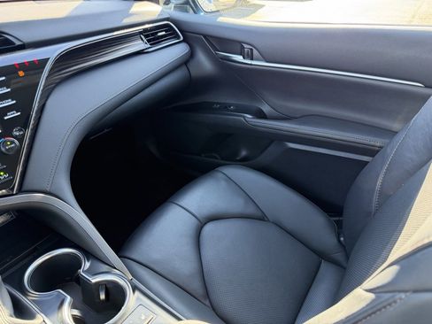 Used 2020 Toyota Camry XLE image 25