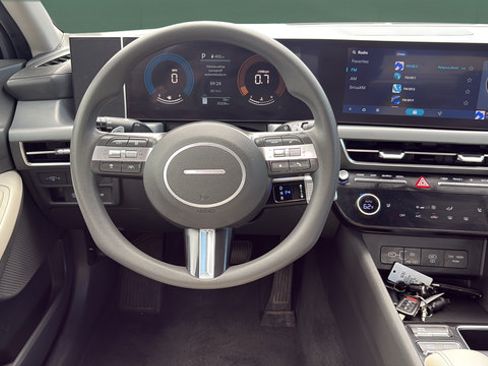 Used 2025 Hyundai Sonata SEL FWD image 20