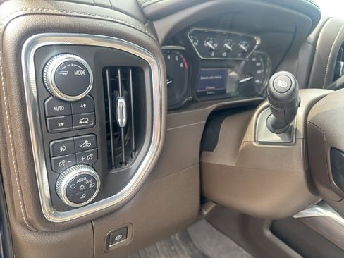 Used 2021 GMC Sierra 1500 SLT w/ SLT Convenience Package AWD/4WD image 23
