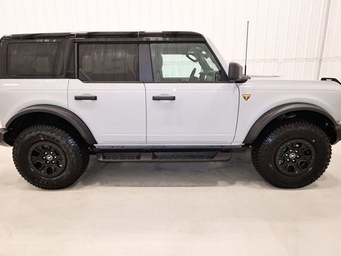 New 2026 Ford Bronco Badlands image 2