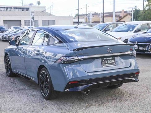 New 2026 Nissan Sentra SR FWD image 6