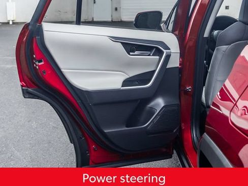 Used 2025 Toyota RAV4 XLE AWD/4WD image 23