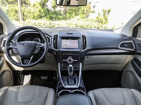 Used 2018 Ford Edge Titanium w/ Equipment Group 302A FWD image 11