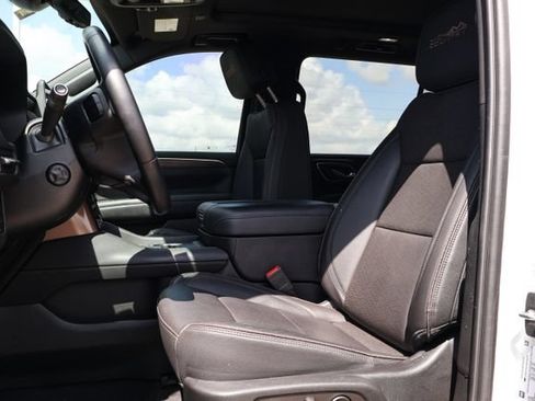 Used 2024 Chevrolet Suburban High Country w/ Premium Package 2 RWD image 10