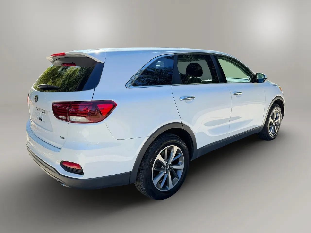 Used 2020 Kia Sorento FWD V6 image 9