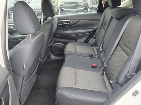 Used 2017 Nissan Rogue S FWD image 11