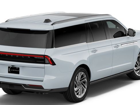 New 2026 Lincoln Navigator L Reserve AWD/4WD image 3