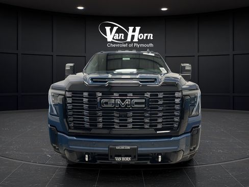 Used 2025 GMC Sierra 3500 Denali Ultimate AWD/4WD image 2