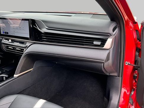 Used 2026 Toyota Camry SE w/ Multimedia Upgrade Package FWD image 17