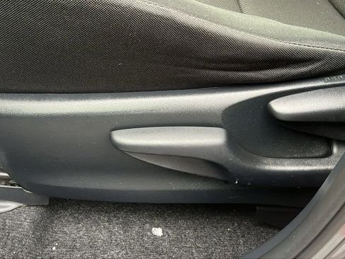 Used 2018 Toyota RAV4 LE image 24