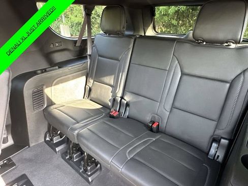 Used 2023 GMC Yukon XL Denali w/ Advanced Technology Package AWD/4WD image 14