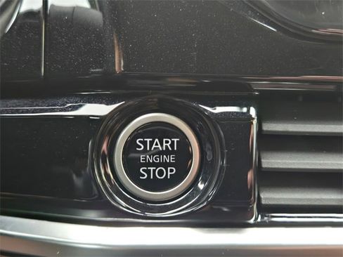 Used 2024 Nissan Pathfinder Platinum image 33