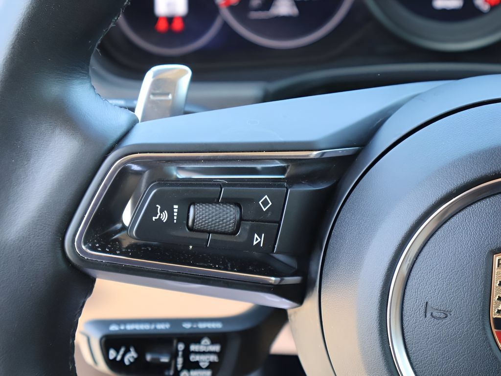 Used 2023 Porsche Panamera 4 Platinum Edition AWD/4WD image 27