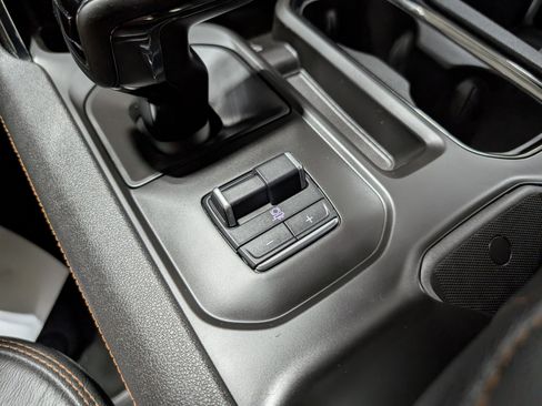 Used 2024 GMC Sierra 1500 AT4 w/ AT4 Premium Package image 29