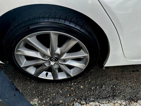 Used 2017 MAZDA MAZDA3 Touring w/ Popular Equipment Package image 34