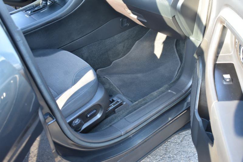 Used 2016 Ford Taurus SEL w/ Equipment Group 201A FWD image 12
