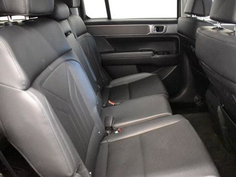 Used 2025 Hyundai Santa Fe SEL AWD/4WD image 17