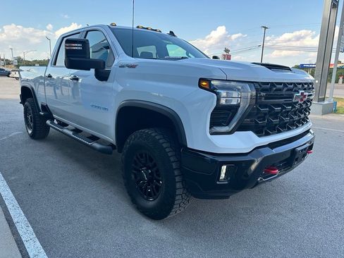 Used 2026 Chevrolet Silverado 2500 ZR2 AWD/4WD image 6