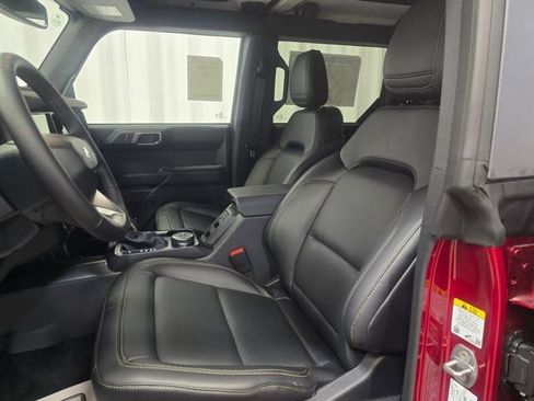 New 2025 Ford Bronco Badlands image 5