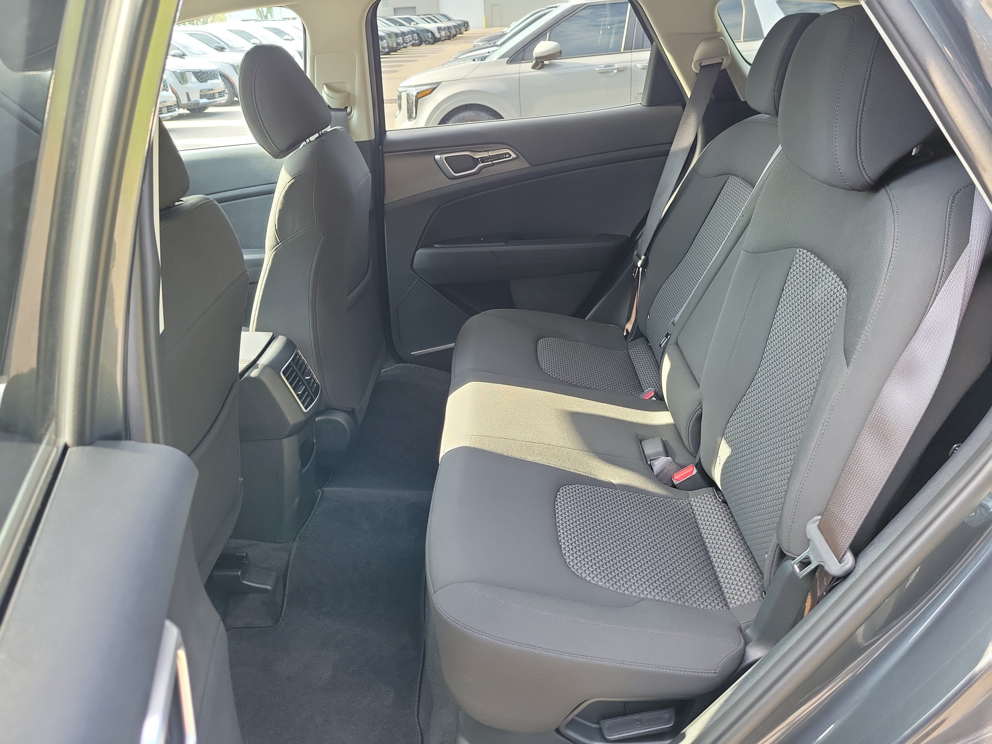 Certified 2025 Kia Sportage LX AWD/4WD image 13