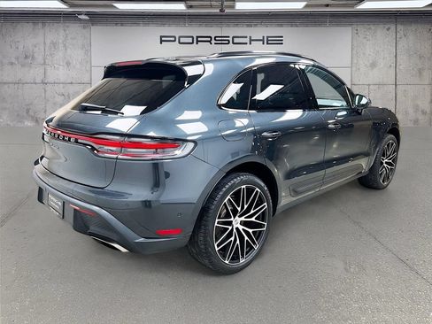 Certified 2023 Porsche Macan AWD/4WD image 9
