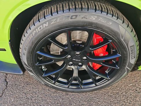 Used 2015 Dodge Challenger SRT Hellcat RWD image 27