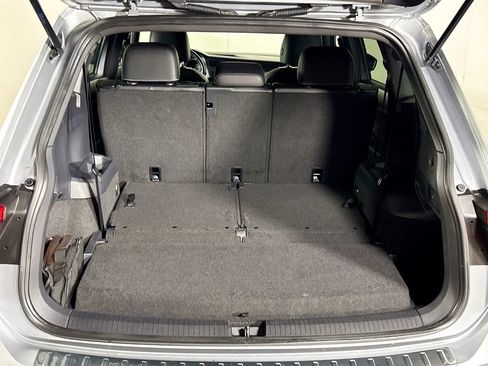 Used 2021 Volkswagen Tiguan SE AWD/4WD image 21