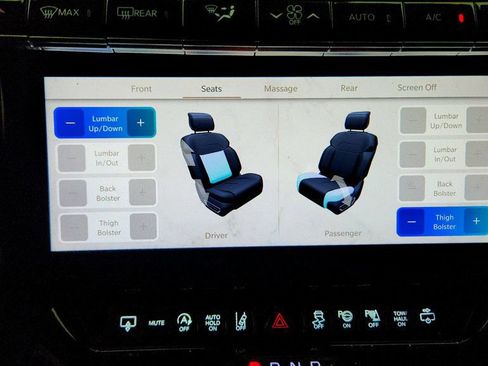 Used 2024 Jeep Grand Wagoneer Series III w/ Rear Seat Video Group 1 AWD/4WD image 17